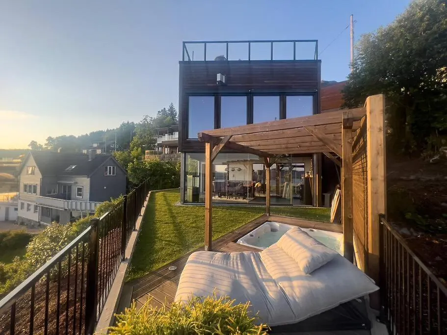 Sjoutsikt, Jacuzzi Og Solfylt Daire Bergen