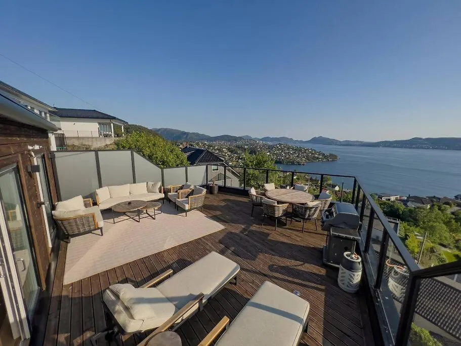 Sjoutsikt, Jacuzzi Og Solfylt Daire Bergen