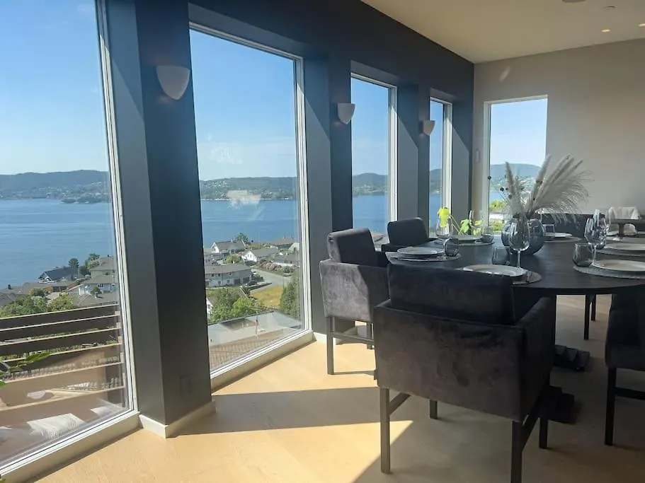 Sjoutsikt, Jacuzzi Og Solfylt Daire Bergen